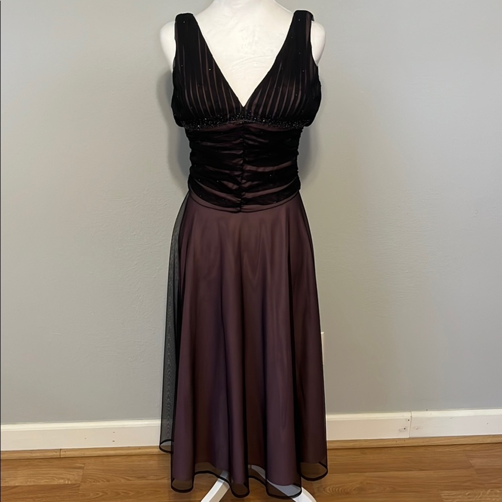 Elegant Black and Purple Sleeveless Dress